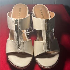 torrid Cream Zip-Front Espadrille Wedge Sandals